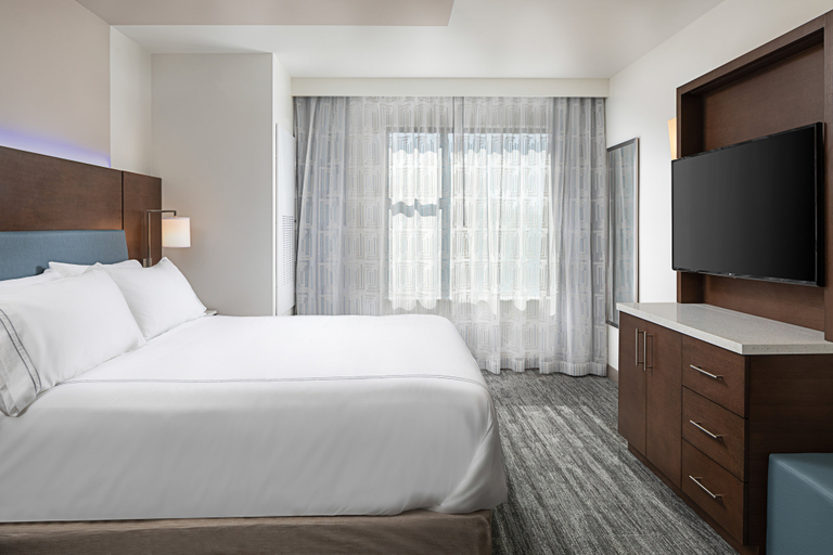 Bedroom 3, EVEN Hotel ALPHARETTA - AVALON AREA by IHG, Fulton