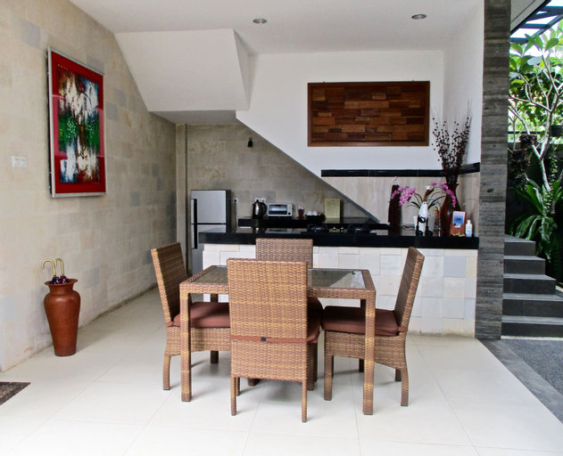 Dining Room 11