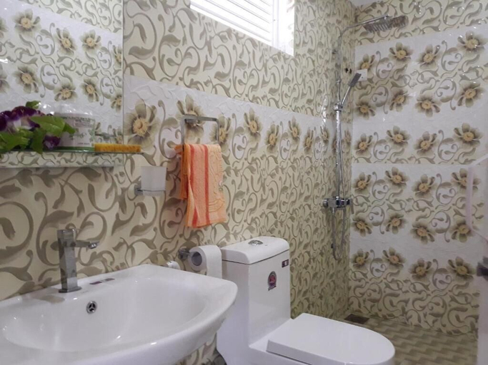 Bathroom 4, Lilly Guest Inn, Haputale