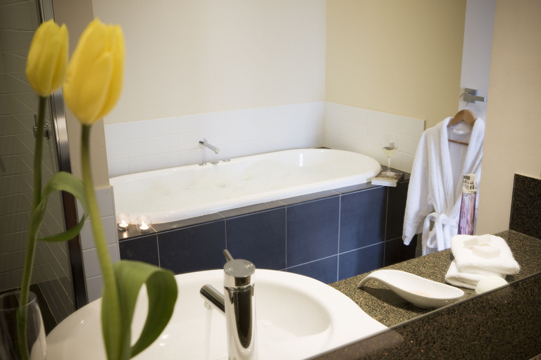 Bathroom 4, The Sebel Launceston, Launceston - Pt B
