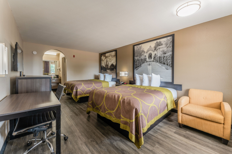Bedroom 3, Super 8 by Wyndham Lake Charles Northeast, Calcasieu