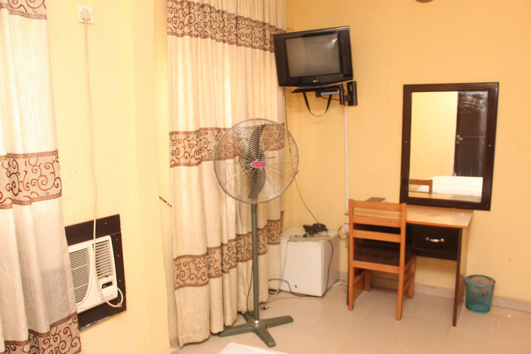Others 4, Sapphire Guest House, Bwari
