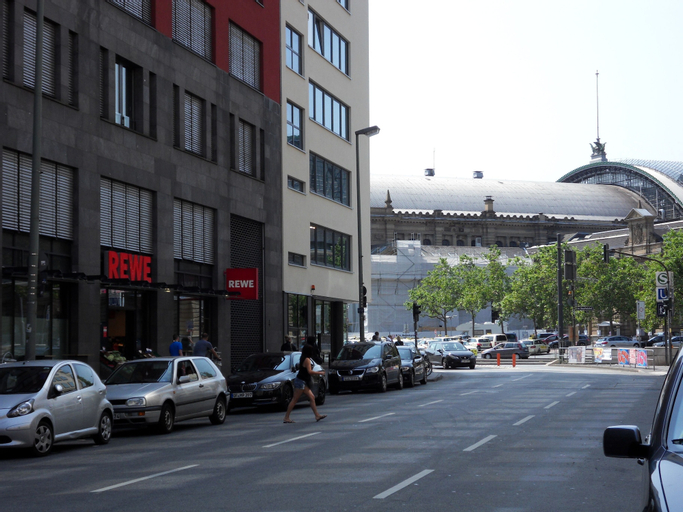 Exterior & Views 5