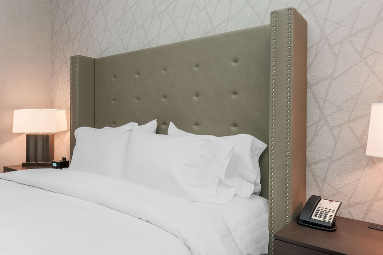Bedroom 3, DoubleTree by Hilton Evansville, Vanderburgh