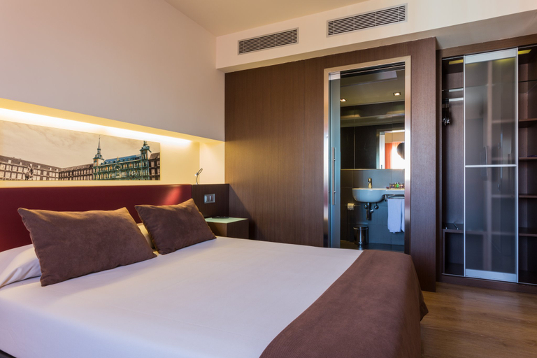 Bedroom 4, Crowne Plaza MADRID CENTRE RETIRO by IHG, Madrid