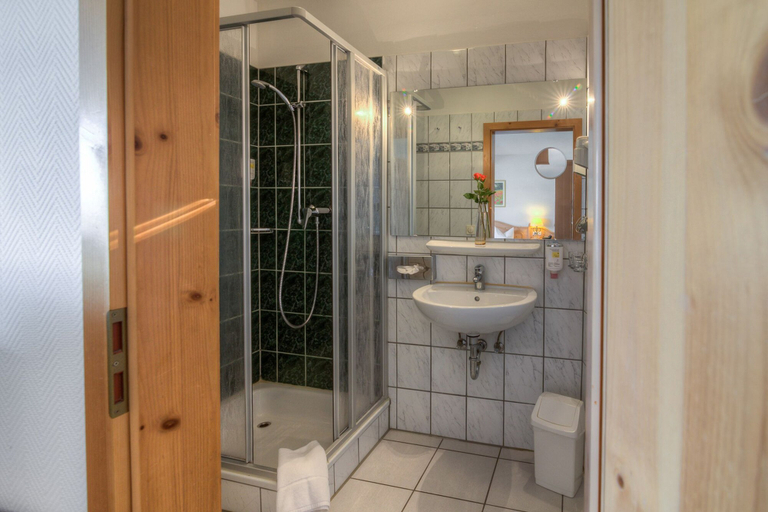 Bathroom 5, Schloss Herrenstein, Uckermark