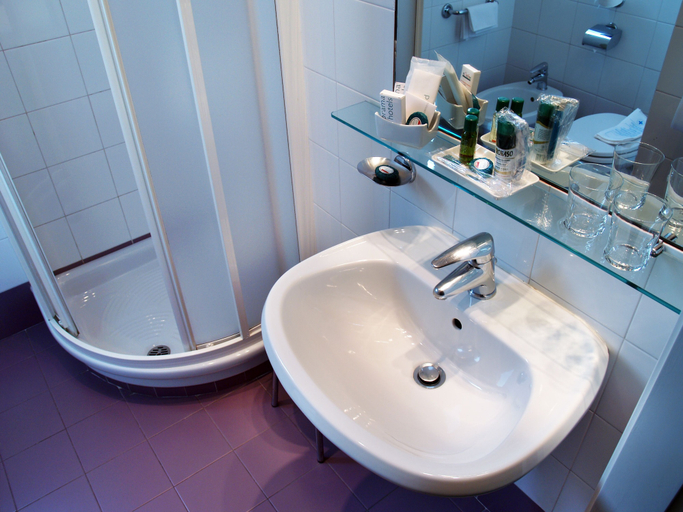 Bathroom 4, Hotel Meridiana, Florence