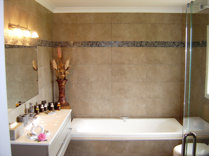 Bathroom 3, Vista del Sol, Kapiti Coast