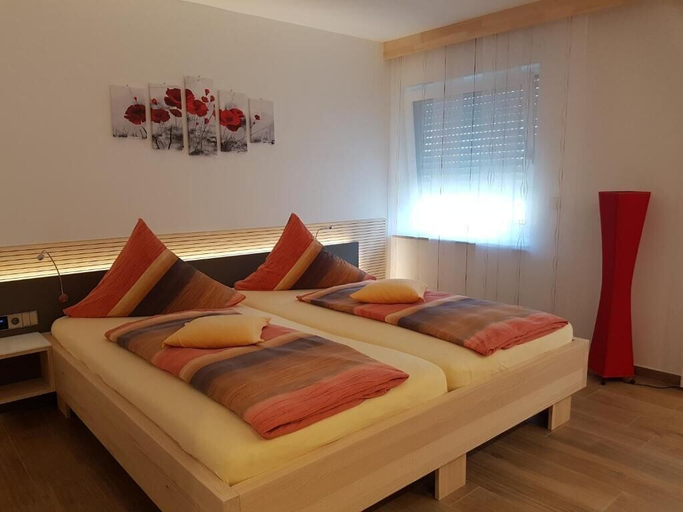 Bedroom 2, Hotel Garni Jägerhof, Sigmaringen