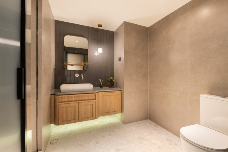 Bathroom 9