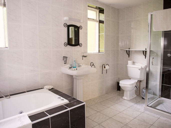 Bathroom 4, Carrygerry Country House