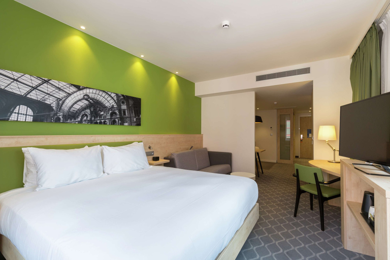 Bedroom 3, Hampton by Hilton Antwerp Central Station, Antwerpen