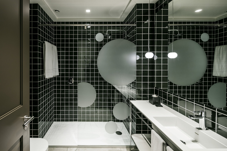 Bathroom 4, Midtown Apartments, Barcelona
