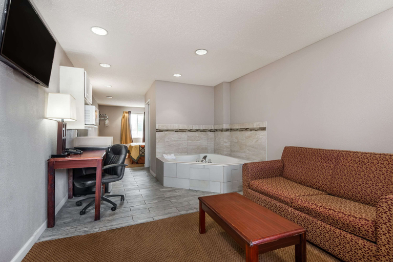 Others 5, Super 8 by Wyndham Indianapolis/NE/Castleton Area, Indianapolis