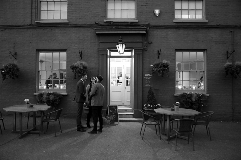 Food & Drinks 3, Blue Pigeons, Kent