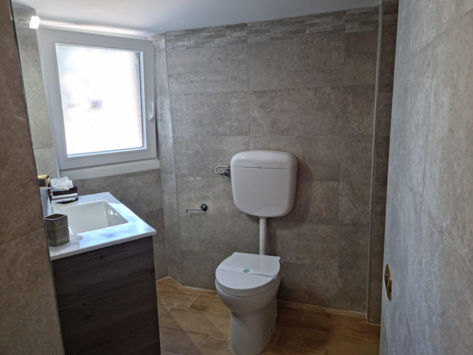 Bathroom 3, La casa sull’acqua, Napoli