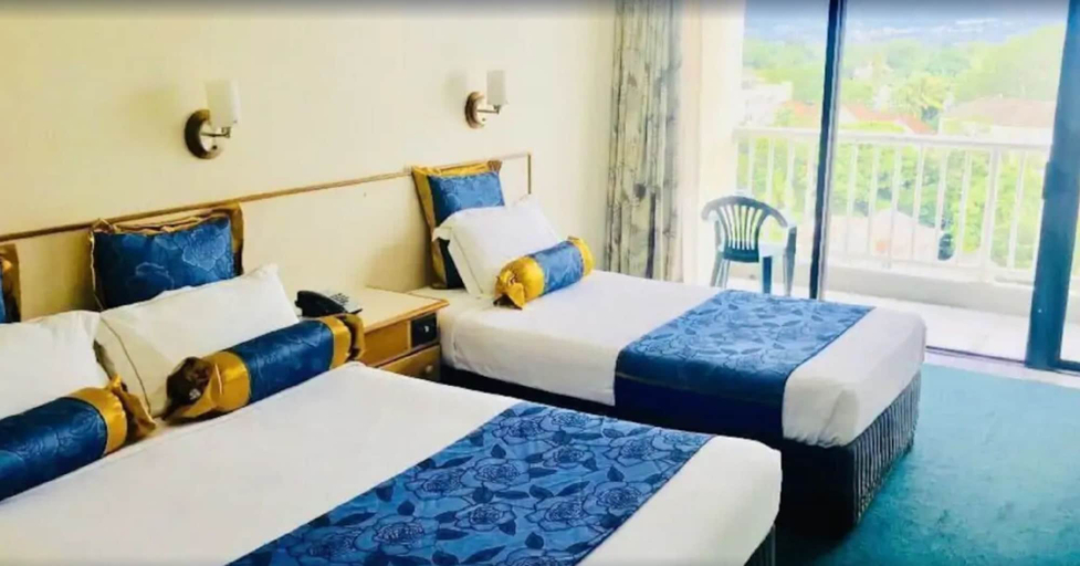 Bedroom 3, Acacia Court Hotel, Cairns