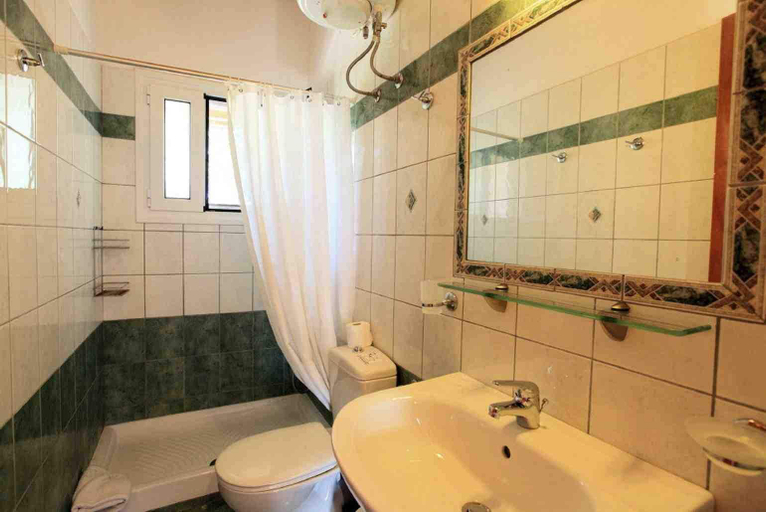 Bathroom, Cochelli Apartments, Ionian Islands
