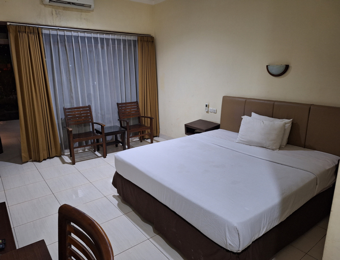 Bedroom 3, Makati Pasuruan Hotel, Pasuruan