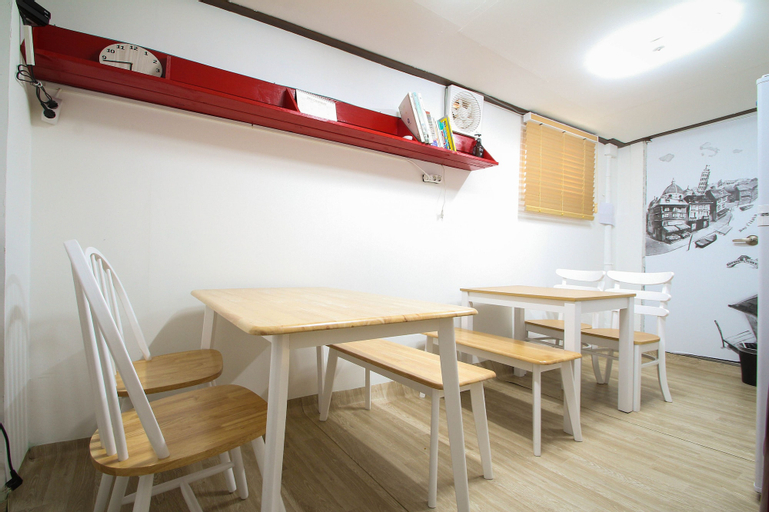 Dining Room 14