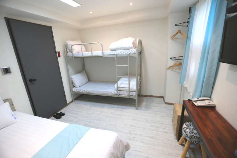Bedroom 21