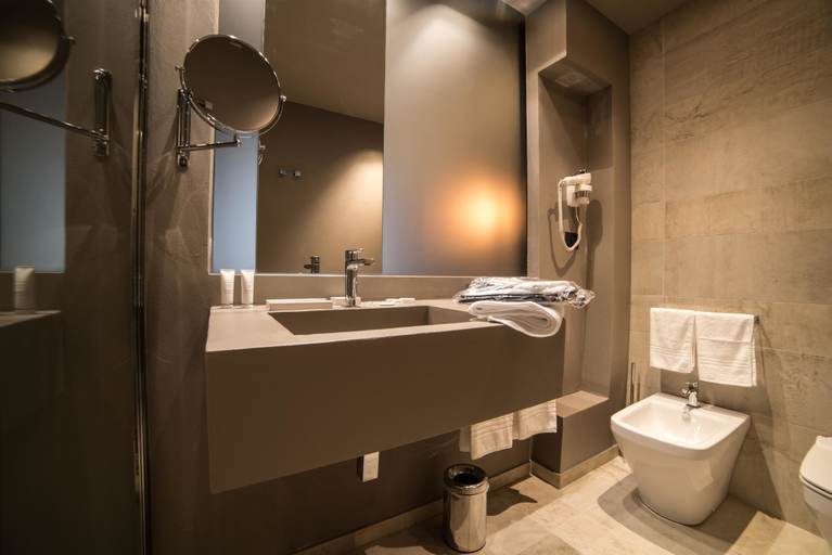 Bathroom 5, Best Western Plus Hotel Terre di Eolo, Messina