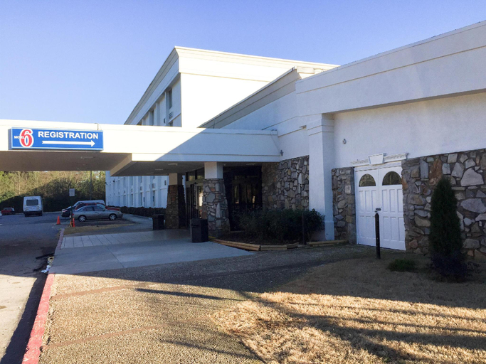 Exterior & Views 2, Motel 6 Decatur, GA, DeKalb