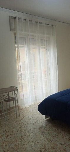 Bedroom 3, Diana, Napoli
