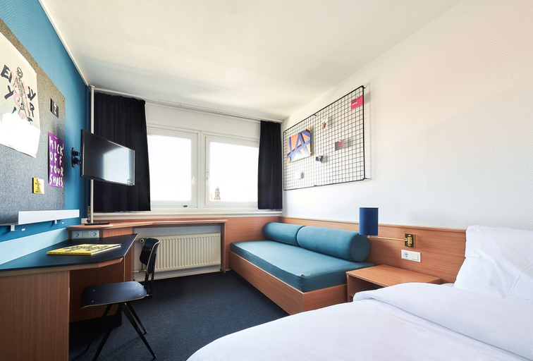 Bedroom 5, Holiday Inn Express DRESDEN ZENTRUM by IHG, Dresden