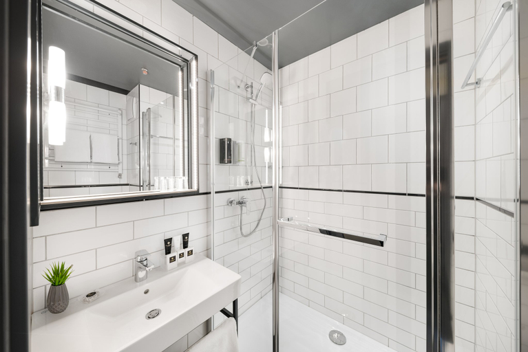 Bathroom 5, BUDAPEST - D8, Budapesti