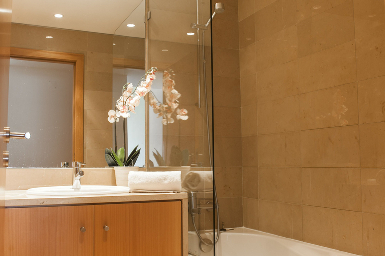 Bathroom, Oriente 57 Apartments by APT IIN - Parque das Nações, Lisbon