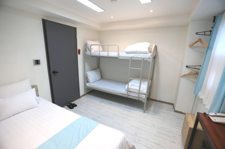 Bedroom 18