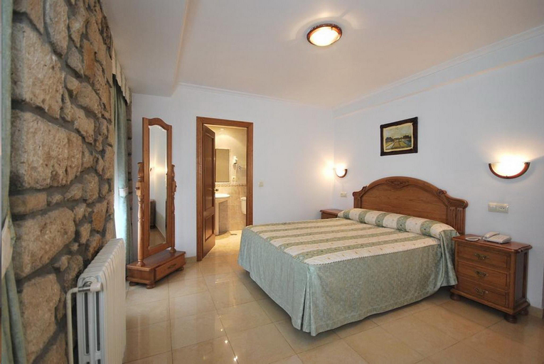 Others 4, Hotel El Tilo, Asturias