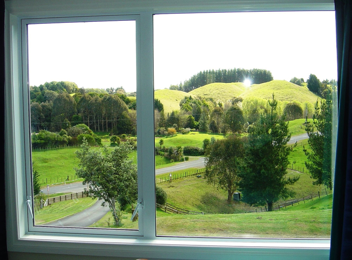 Others 4, Vista del Sol, Kapiti Coast