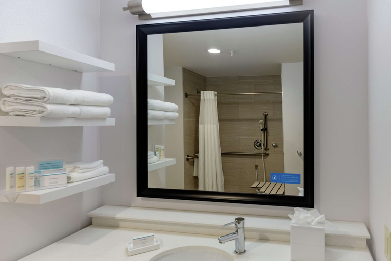 Bathroom 4, Hampton Inn Wetumpka, Elmore