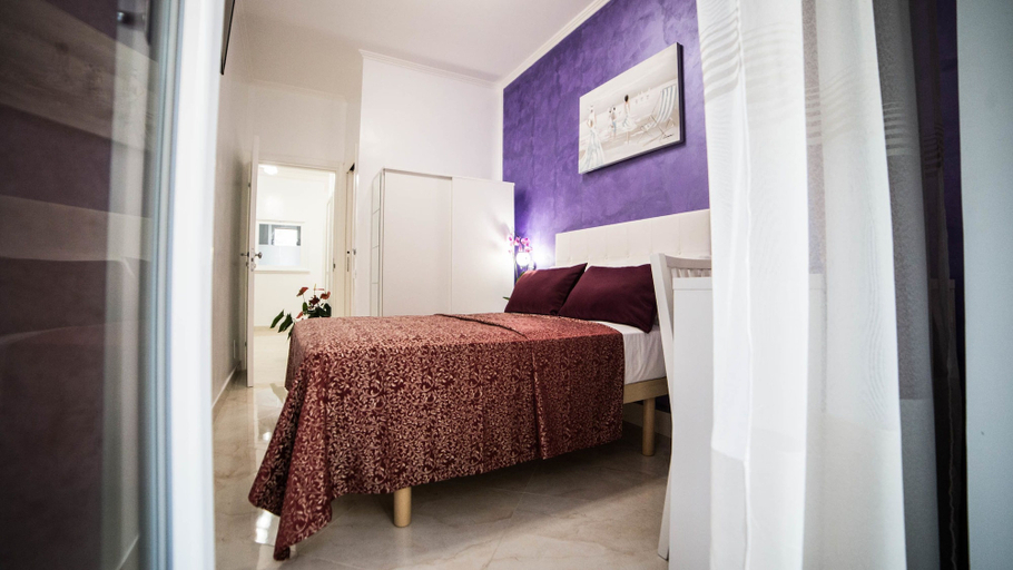 Bedroom 3, St. Peter Area Luxury Suites, Rome