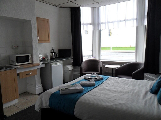 Bedroom 5, Anzy Panzy Hotel and Apartments, Blackpool