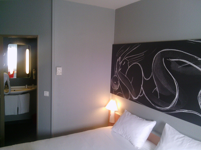 Bedroom 4, ibis Orange Sud, Vaucluse