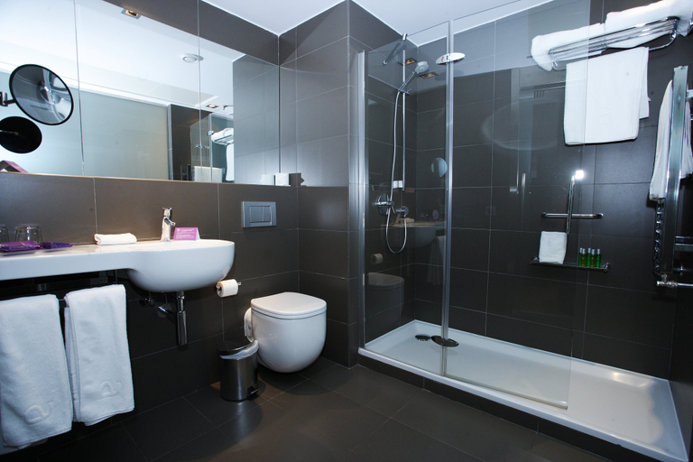 Bathroom 5, Crowne Plaza MADRID CENTRE RETIRO by IHG, Madrid