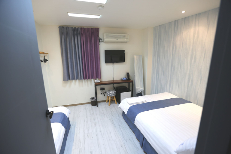 Bedroom 24