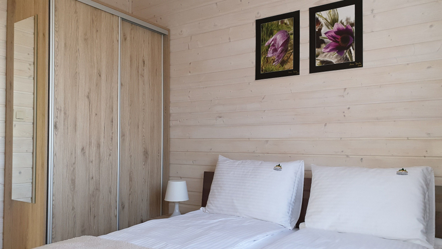 Bedroom 2, Kamienny Ogród Holiday Park, Mrągowo