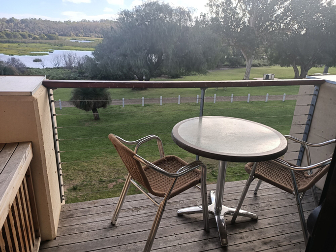 Exterior & Views 3