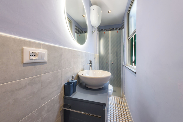 Bathroom 2, Classic Loft by Mmega, Florence
