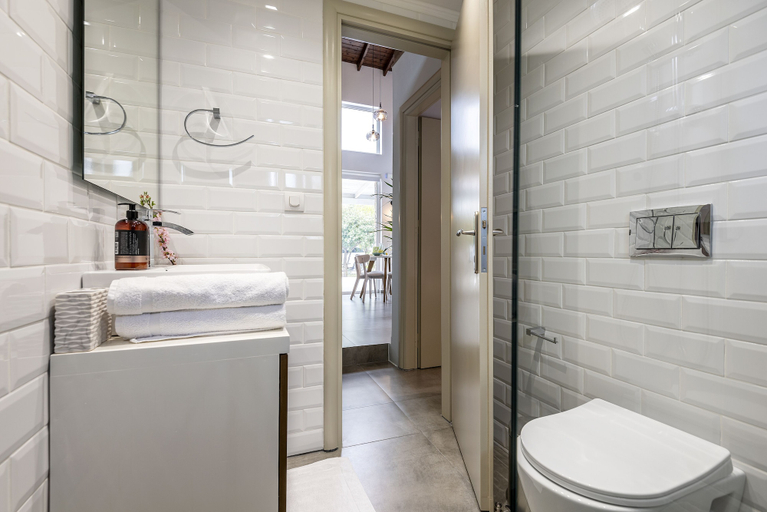 Bathroom 4, Epta Houses, South Aegean