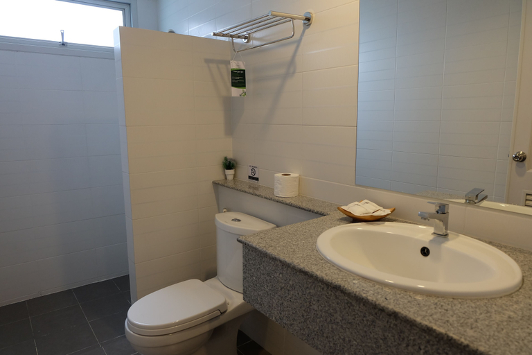 Bathroom 5, Interpark Hotel & Residence Eastern Seaboard Rayong, Pluak Daeng
