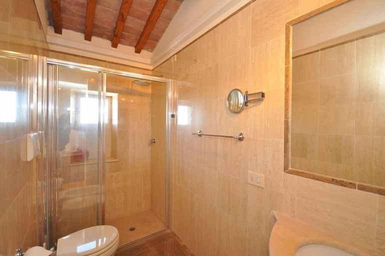 Bathroom 4, Villa Camaiore, Lucca