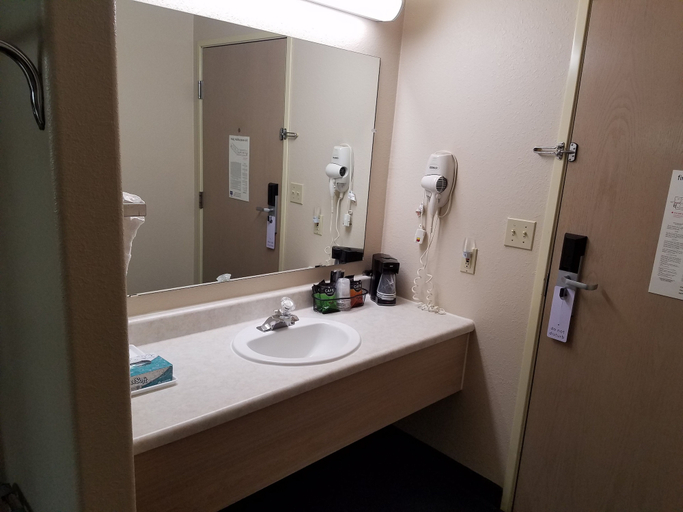 Bathroom 4, Simple Rewards Inn, Texas