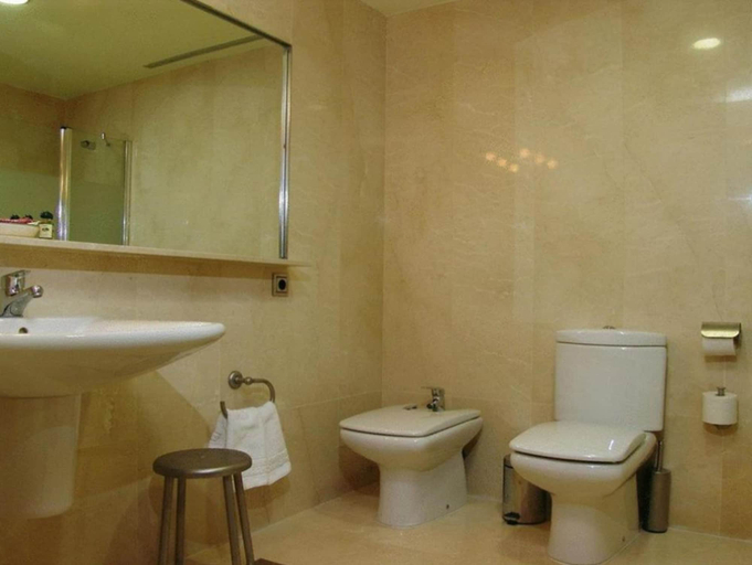 Bathroom 5, Complejo El Carrascal, Ávila