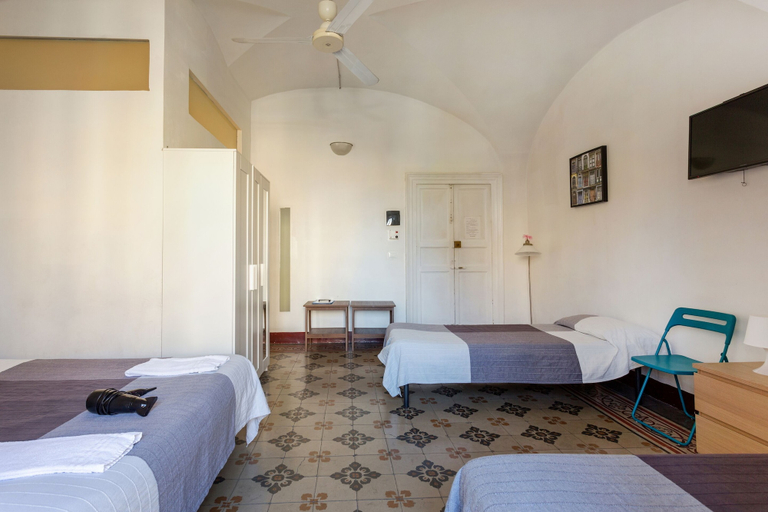 Bedroom 3, Da Gianni e Lucia Rooms, Catania