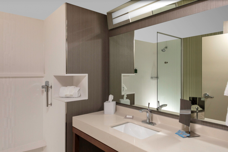 Bathroom 5, Courtyard by Marriott Indianapolis West - Speedway, Marion